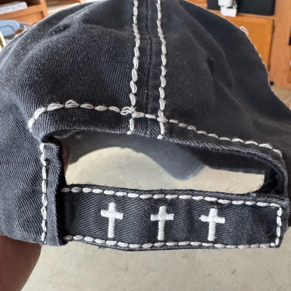 Distressed hat - Picture 3 of 4